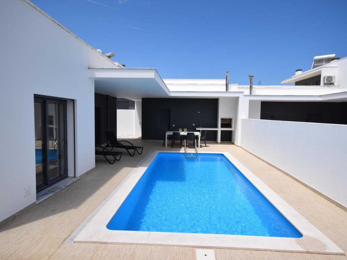 Modern Villa With Private Pool Near The Beautiful Beach Of Foz De Arelho Nadadouro Zewnętrze zdjęcie