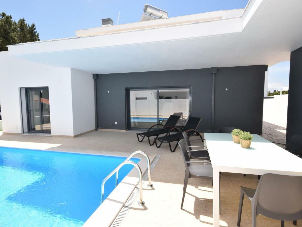 Modern Villa With Private Pool Near The Beautiful Beach Of Foz De Arelho Nadadouro Zewnętrze zdjęcie